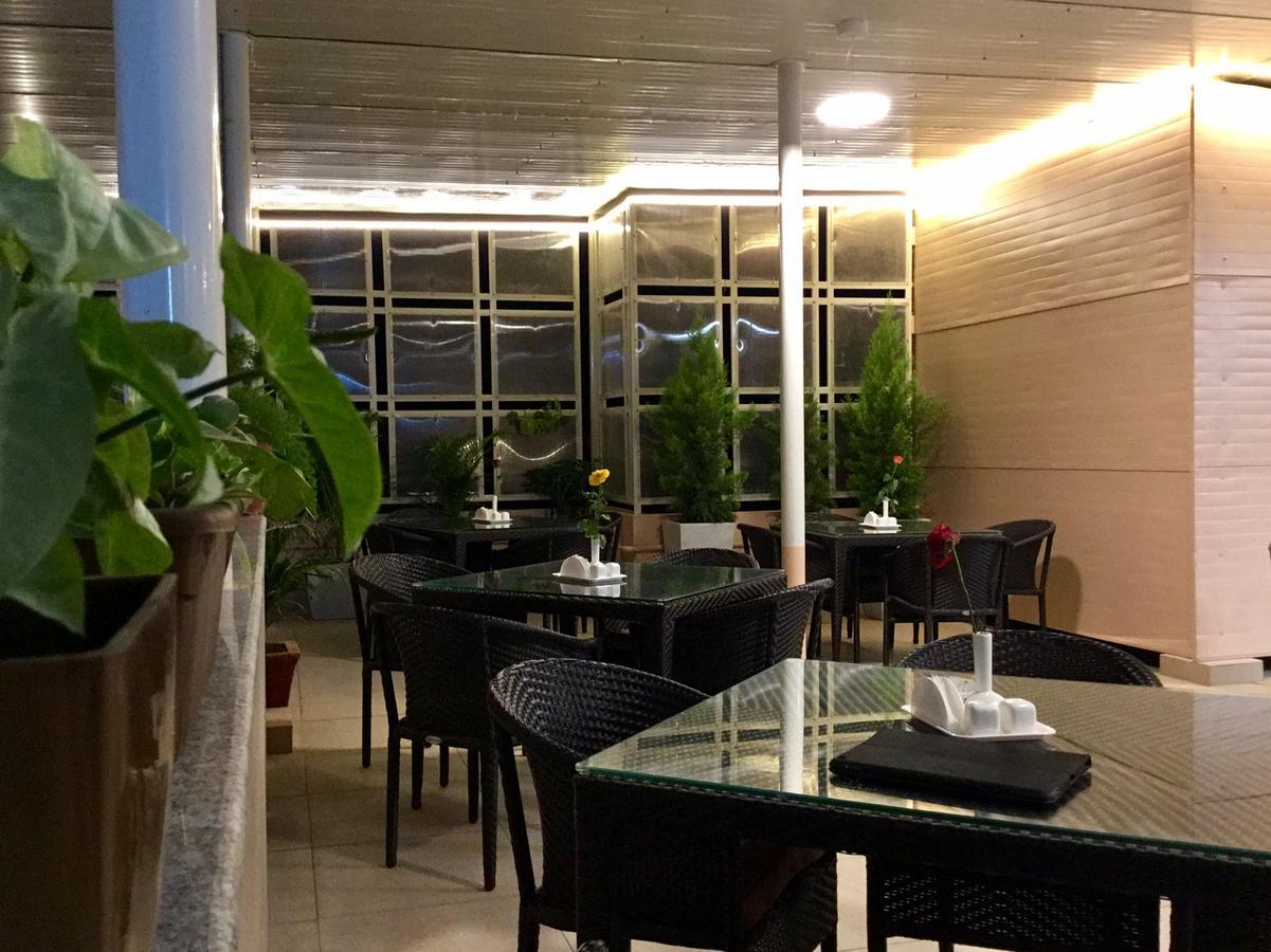 Hotel Sai Towers Puttaparti Exterior foto
